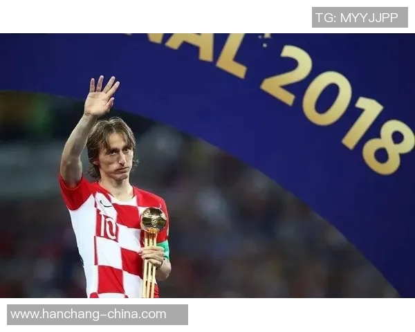 足坛巨星辉煌时刻全纪录历年世界足球先生金球奖获奖图集