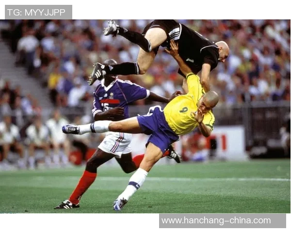 足球巨星切磋技艺深度交流 共探球场智慧与技巧的奥秘 足球巨星切磋技艺深度交流 共探球场智慧与技巧的奥秘